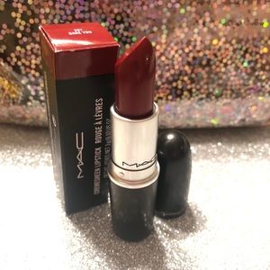 BNIB! MAC Cremesheen Lipstick 💄 in Dare You 207